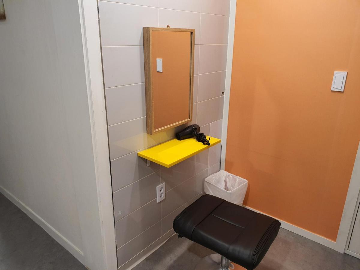 Lit dans Dortoir pour Femmes de 6 Lits