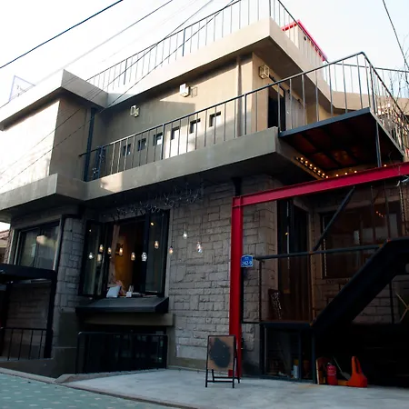 Twotwo House-3
